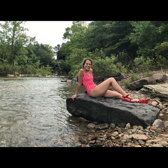 Meet your Posher, Claire - Picture 3 of 3